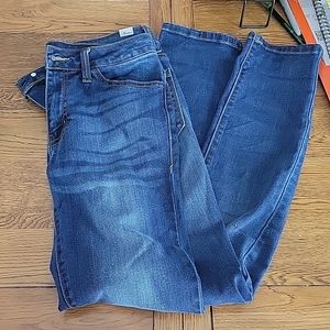 kancan jeans size 28 or 9 dark wash no distressing